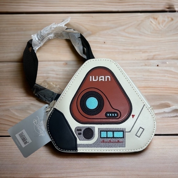 Disney Buzz Lightyear Belt Bag NEW Ivan Purse Parks World Land Vacation - Picture 1 of 6